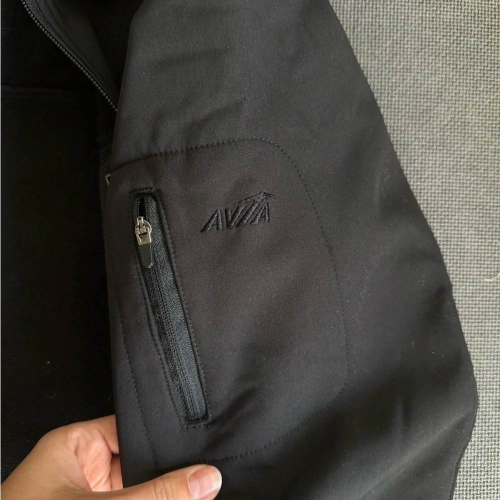 AVIA Softshell Jacket – Water-Resistant, Size M - Picture 9 of 13